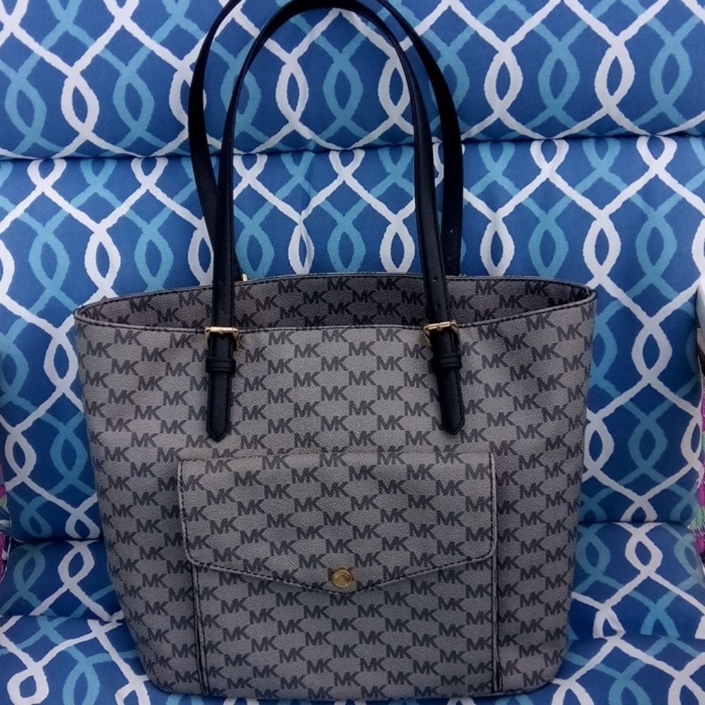 🚫 DO NOT PURCHASE 🚫👜 Black MK Tote 👜